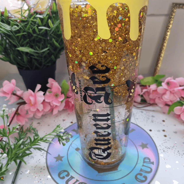 Tasse Snow globe Queen Bee jaune et noire avec paillettes doré 