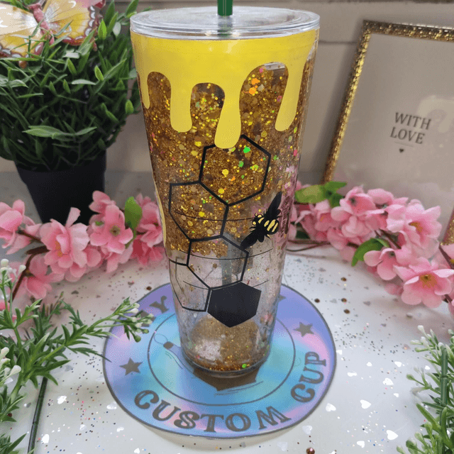 Tasse Snow globe Queen Bee jaune et noire avec paillettes doré 